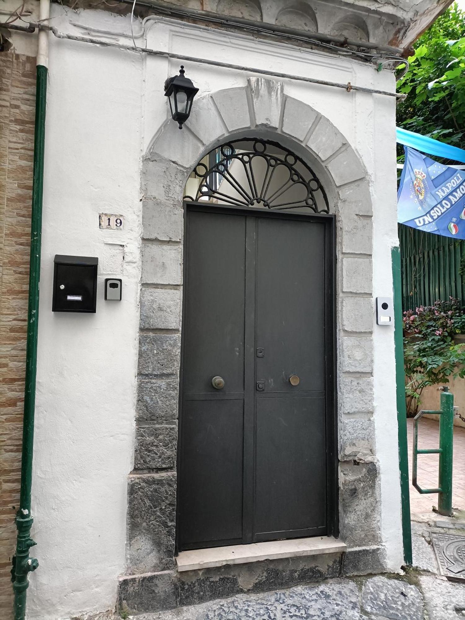 A Casa E Cardetella Apartment Napoli Bagian luar foto